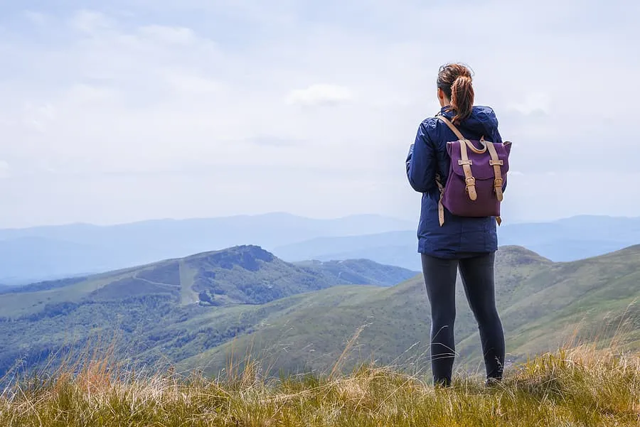 Dame med sekk og tursko